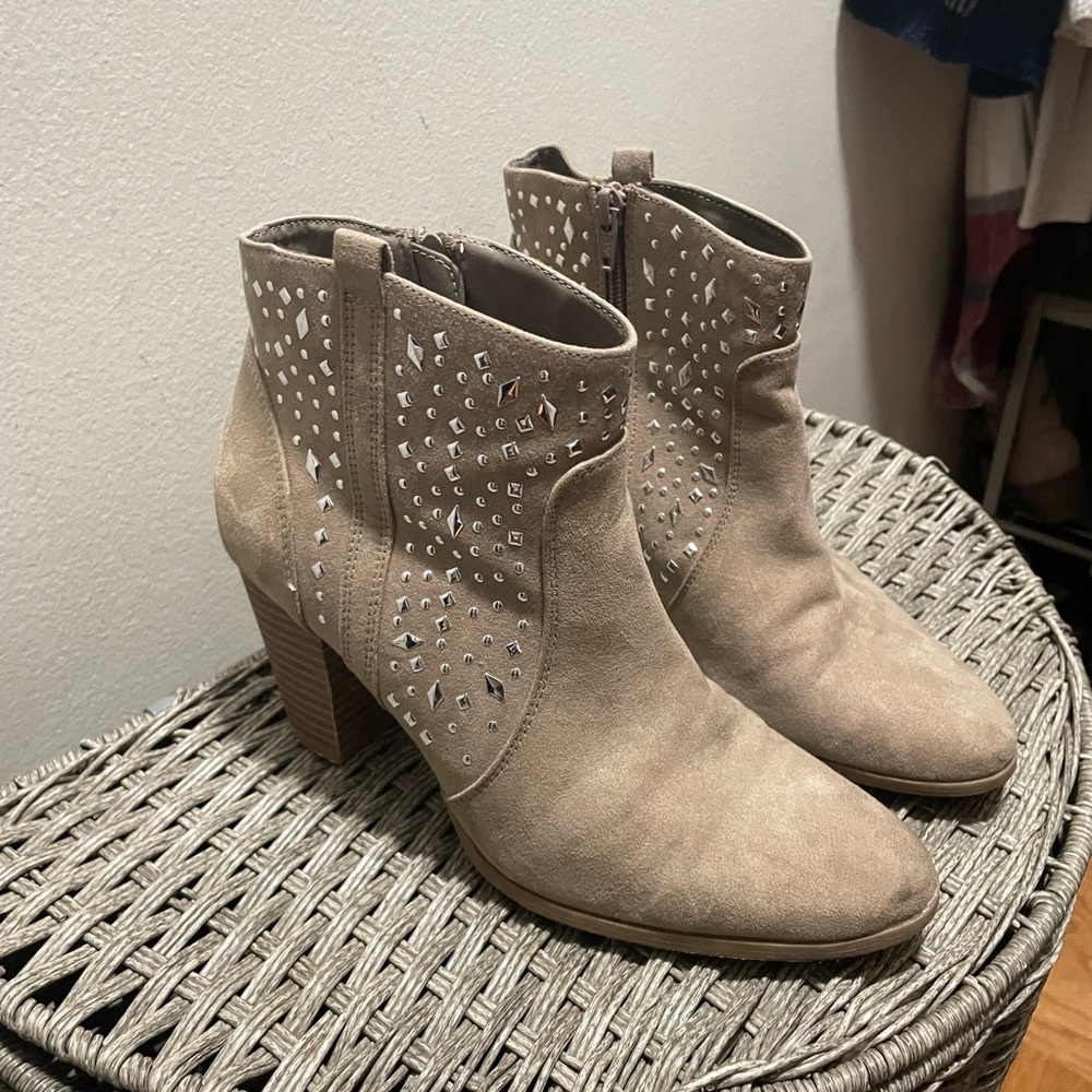Jennifer Lopez bootie heels